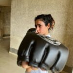 Aakanksha Singh Instagram - Punch out the negative and believe in the positive 🥊 #kickboxing #aakankshasingh