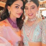 Aanchal Khurana Instagram - Picture abhi baki hai dosto 😉🧡 . . . . . . #balh2 #brinda #prachikapoor #nititaylor #aanchalkhurana #photooftheday #thankyouuniverse #bestfriends #bff