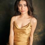 Aditi Bhatia Instagram - stardust 🤎✨ Shot by : @rohanshrestha MUA : @makeupbyriddhima Hair by : @swapnilkashid_ Styled by : @sheefajgilani