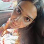 Aditi Ravi Instagram - yess traffic time !! 🚦😬 don’t you sometimes take such selfies? 💁🏻‍♀️ 3rd pic is not an absolute ‘sunkissed’ blahhh ! its jus sunshine ☀️ #me #instafam #face #yeah