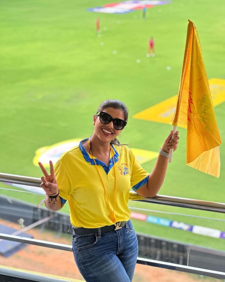 Aishwarya Rajesh Instagram - Watta match 😍 CSK ❤️ Will be bak stronger ❤️