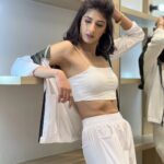 Aishwarya Sakhuja Instagram - You caught me staring at you? But I caught you staring back 😉 . . 👕: @chkokko 📍: @byou.in . . #wednesday #weekdayvibes #photooftheday #instagood #instamood #instadaily #aishwaryasakhuja
