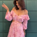 Aishwarya Sakhuja Instagram - Take a deep breath, it's a new week, a new beginning to start afresh! 💕 . . 📍: @official360degrees 👗: @labelshivaninirupam 💇‍♀️: @s.khadtare . . #mondayvibes #newweek #pinkdress #fyp #fashionista #fashiongram #instagood #instamood #instadaily #aishwaryasakhuja