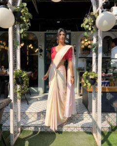 Aishwarya Sakhuja Instagram - May your Holi be filled with sweet moments and memories to cherish for lifetime ❤️
✨ Happy Holi ✨
.
.
🥻: @labelshivaninirupam
📍: @official360degrees
.
.
#MyHoli2023 #Holi2023 #HappyHoli #festival #festivevibes #festivewear #indianoutfit #ootd #instagood #instamood #instadaily #aishwaryasakhuja