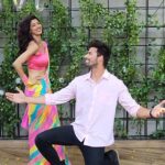 Aishwarya Sakhuja Instagram - Not grooving to 2000's music is impossible 🎶 @pranjaldatta_ . . 📍: @trunksandleaves . . #internationaldanceday #dilbara #dance #groove #sway #dancereels #reels #reelsinstagram #aishwaryasakhuja #pranjaldatta