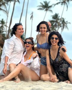 Aishwarya Sakhuja Instagram - Girls can't pose for a long time 😂 (swipe right to see the proof)
PS- Guess what made us laugh so hard there
.
.
#friends #girlgang #throwback #throwbackthursday #trip #goa #goadiaries #aishwaryasakhuja