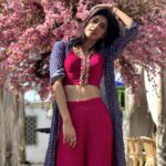 Aishwarya Sakhuja Instagram - Soul full of sunshine ☀️🌻 . . 👚: @yaminibhansali 📍: @truetrammtrunk . . #sunshine #goodvibes #stylefile #lookbook #photooftheday #aishwaryasakhuja