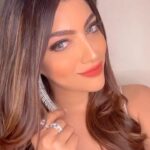Akanksha Puri Instagram - 🥂 💫 . . #reels #reelitfeelit #reelsinstagram #video #trending #love #music #beingme #akankshapuri #❤️ Styled by @style_byhetvigindra @hetvigindra Outfit @leaclothingco Jewellery @the_jewel_gallery Assisted by @shalu_jaiswani