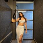 Akanksha Puri Instagram - Pretty girls walk like this 🤩❤️ . . Thanks IIFTA for giving me award for “ Fitness inspiration of the year 2023“ Thanks ❤️ . . #iiftaawards #fitness #reels #reelitfeelit #trending #reelsvideo #prettygirls #music #beingme #akankshapuri #❤️ Styled by @style_byhetvigindra @hetvigindra Outfit @leaclothingco Jewellery @the_jewel_gallery Assisted by @shalu_jaiswani