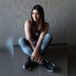 Akanksha Puri Instagram - Fit isn’t a size .. it’s a feeling and I feel FIT 🤩❤️ . . Thanks @performaxactivewear for this shoes 👟 . . #fitness #fitnessmotivation #gym #lifestyle #goals #picoftheday #photooftheday #goodvibes #beingme #akankshapuri #❤️