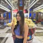 Akanksha Puri Instagram - A Movie without Popcorn is like a Life without smiles 🤩❤️ . . #throwback #movie #cinema #popcorn #inox #smile #love #photooftheday #picoftheday #beingme #akankshapuri #❤️