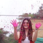 Akanksha Puri Instagram - Rang barse ……💋 . . #holi #festival #color #love #smile #happy #goodvibes #photography #instagood #instagram #beingme #akankshapuri #❤️ . Pic credit @ajaypatilphotography