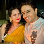 Akansha Chamola Instagram - Last of this series ….. where @gauravkhannaofficial managed 3 costume changes 😝😝😝😝 . . . . . . . . . . . . . . . . . . . . . . . #couplegram #karwachauth #indianfestival #couplegoals #marriedlife #cutecouples #couplestyle #lookbook #sareefashion #instalike #instagood #love #gratitude #blessed