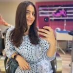 Aksha Pardasany Instagram - New film. New haircut. Love ❤️