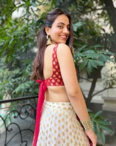 Aksha Pardasany Instagram - Diwali ki dopahar ❤️☘️🪔

#festival #Indian #Diwali