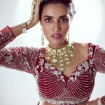 Akshara Gowda Instagram - Wine 🍷 Photography: @girish_rajput_photography Retouch / post : @the_pixchanger Makeup : @manjiri_trivedi Hair: @priya_annareddy Stylist : @jaadu_sidhu Wearing: @kalighataindia , Jewellery: @zevar_geeta Location courtesy: @studio211mumbai Shoot coordinated : @sumbul_enroute #coffeelover #skincare #aksharagowda #stylishtamilachi #aksharagowdabikki #stylishtamizhachi #dancing Studio 211