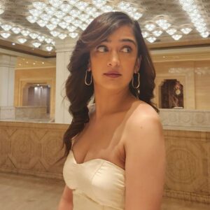 Akshara Haasan Instagram - Honoured to have been part of @newindianexpress Devi awards event. Truly inspired by the women who were recognised for their inspiring work.

MAKE UP @abhiramisivakumar 
Stylist @navadevi.rajkumar 
Outfit designer : @malarvikrambridalcouture