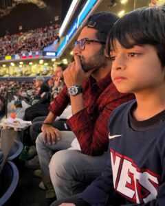 Akshay Oberoi Instagram - Witnessed my childhood favs (& now my child's favs too) @brooklynnets win the game 🏀
Perfect end to a perfect holiday :)

P.S. Swipe left to see two fans giving their undivided attention 😬

@nba @nbaindia #NBA #NBAFans #Basketball #LikeFatherLikeSon