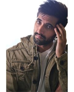 Akshay Oberoi Instagram - You talking to me?

#Wednesday #WednesdayVibes