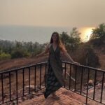 Alice Kaushik Instagram - Morning ❤️ #oldsongs #foreverlove #reelitfeelit #reelsinstagram #slowmo