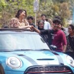 Ameya Mathew Instagram - കോഴിക്കോടൻ ഹൽവ പോലെ അതിഗംഭീരമായൊരു ദിവസം...😌 Thank You @kmo_college for making this day wonderful ! 🤩 @misticas.kmoc . . 👗 @chakitha_designs @janaki_remya 😘 💄 @mallumakeupchica 😘 Calicut, India