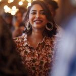 Ameya Mathew Instagram - കോഴിക്കോടൻ ഹൽവ പോലെ അതിഗംഭീരമായൊരു ദിവസം...😌 Thank You @kmo_college for making this day wonderful ! 🤩 @misticas.kmoc . . 👗 @chakitha_designs @janaki_remya 😘 💄 @mallumakeupchica 😘 Calicut, India
