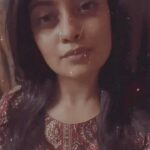 Ammu Abhirami Instagram - 🖤Unakkul Naanae🖤 This impromptu video of mine synced well with my current favourite music so here we go…🖤