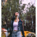 Amrita Rao Instagram - Some People Feel The Rain...Others Get Wet ☂️🌂💦💦💦💦💦🌧️🌧️🌧️🌧️☔☔☔☔☔☔💧💧💧💕💕💕💕💕💕💕 My Favvvvvvvvvvvvvorite Song instees !!!! RD BURMAN IS A GENIUS 💝💕🫶🫶🫶🫶🫶🫶🫶