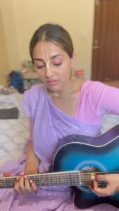 Anagha Bhosale Instagram - Rains in GEV @govardhan_ecovillage + Mahamantra =💙🦚
Nectar of devotion ☺️