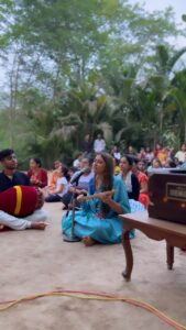 Anagha Bhosale Instagram - The lyrics of this bhajan is so beautiful…
It says everything / my destiny can change for good just by the dust of your lotus feet my Krishna, ……
All I desire to leave my body seeing you in front of me,in your remembrance,in krishna consciousness, then my birth is a success 🥹🙏🏻
#jaigurudev @govardhan_ecovillage