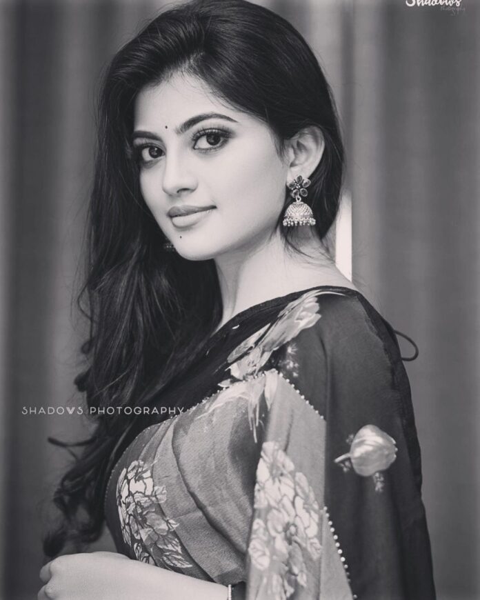 Actress Anandhi HD Photos and Wallpapers July 2020 - Gethu Cinema