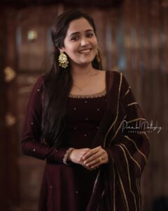 Ananya Instagram - Day 1

Costume: @bloom_by_priyanka 
Styling : @stylestoriesbypriyanka
Accessories : @silver_andsalt 
Hair : @parvathyrajsmakeupstudio 
Captured : @stories_by_premlal 

#wedding #brother #arjun #arjungotmad #funtimes #dance #music #family