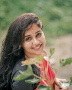 Ananya Instagram - ഒരു ചിരിയോടെ മറക്കാൻ കഴിയുന്ന പ്രശ്നങ്ങളെ നമുക്കൊള്ളു....😊❤️

📸 @anulalphotography 

#smile #photo #instagram #love  #picoftheday #instadaily #instalove