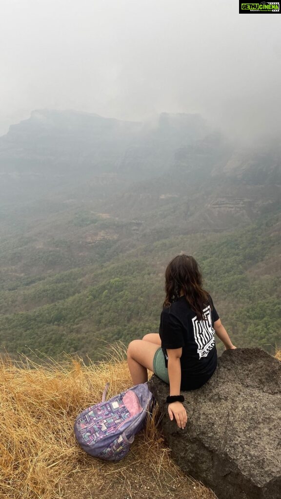 Ananya Agarwal Instagram - Since a lot of people were asking me for the location.. here it goes Gorakhgad Fort is fort near the village Dehri Talekha, 24kms from Murbad.. The closest railway stations to gorakhgad are Kalyan or Badlapur.. from there you can a shared taxi… However id say the most convenient way to reach would be by taking a private car or an intercity uber that would cost around 1500-2000 from mumbai.. It is a moderate trek with a few difficult patches and an 80 degree climb which can be slightly tricky.. Reaching the summit takes around 2 hours and theres enough space to camp there with a mesmerising view… beware of the monkeys tho😂😭 . . . #travel #trek #maharashtra #gorakhgad #mountains #mumbaitreks #mumbaihikers #wanderlust