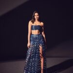 Ananya Panday Instagram - An electric time! ⚡️ @ramesh_somani @exhibitmagazine @mahindraxuv400 @rimzimdaduofficial #techfashiontour