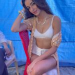 Ananya Panday Instagram - Expectation vs. Reality 🥲 was tryna have my Heroine moment but I got attacked by feathers and my hair got stuck in the blower instead ✌🏼🤭 #AAFAT #Liger25thAugust