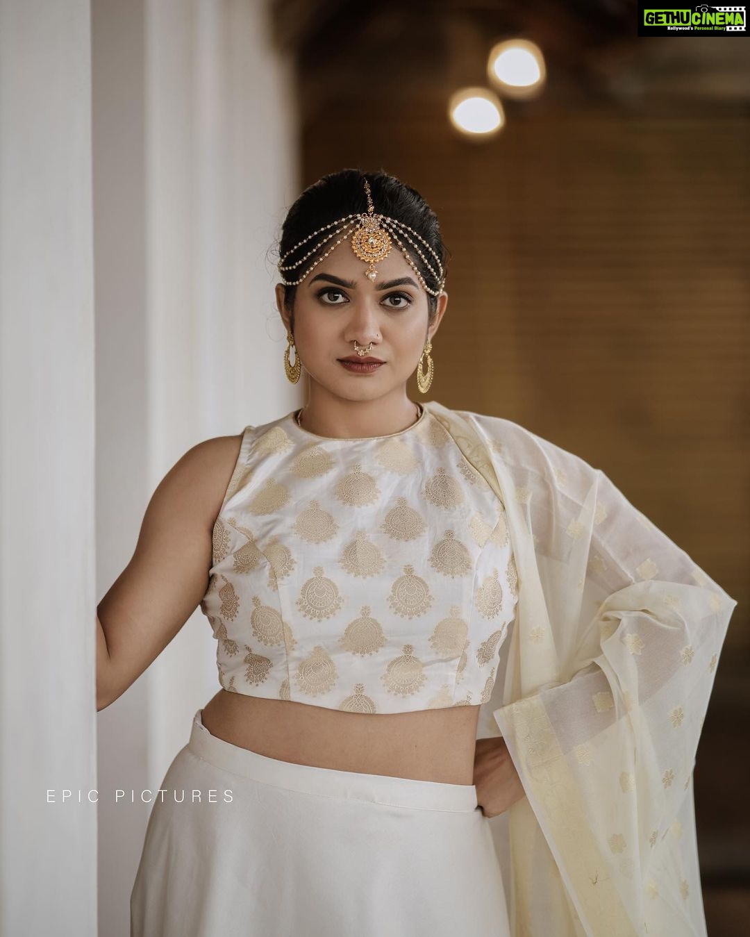 Anarkali Marikar Instagram Onam Aayaal Photoshoot Nirbandhaa Vishnusanalkumar Photography