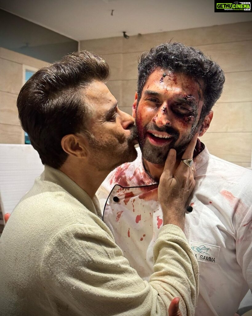 Anil Kapoor Instagram - What can I say...I like them bloody 🤷🏽‍♂️ @adityaroykapur @disneyplushotstar #thenightmanager India