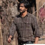 Anil Kapoor Instagram - #1yearofThar Posted @withregram • @harshvarrdhankapoor 1 year of my first film as producer and 5 th credit as an actor.. several years in the making and we finally were able to bring this never before seen world to life. Thar personally for me is the film I’m post proud of just because of how difficult it was to get it made and put it out there , it taught me that perseverance and conviction always pays and that there is still a place for authenticity and originality in a mostly plastic and superficial world. Made a friend for life @rajsingh_chaudhary got to work with @anilskapoor for the second time after ak Vs ak he also won his first ott filmfare award for this while I got my first best actor and best film nomination. @shredevdube our miracle cinematographer who created waves with her work and won the Asian academy award for cinematography the brilliant @fatimasanashaikh forever grateful to her that she said yes to this film that so many mainstream actresses today would’ve shyed away from @jitendrajoshi27 unbelievable actor and an even better human being @ajayjayanthi for his magical score @artb for her patience during the edit there were so many cuts and reshoots that further improved the film she handled our mistakes with so much patience and grace and love I will be forever grateful to you @netflix_in @chetansjhawar @nehacolours for backing a film most wouldn’t and standing by it thank you very much. Lastly but most importantly the opportunity to work with @satishkaushik2178 I will be eternally grateful for we miss you everyday .For those that haven’t seen our moody slow burn thriller it’s on Netflix