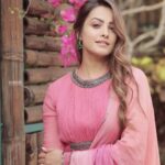 Anita Hassanandani Instagram - 🌸 Saree: @abstractbymeghajainmadaan Styled by: @dinky_nirh Asstby: @latashamelwani