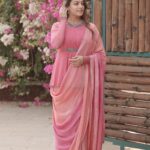 Anita Hassanandani Instagram - 🌸 Saree: @abstractbymeghajainmadaan Styled by: @dinky_nirh Asstby: @latashamelwani