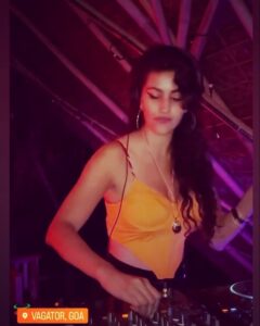 Anjali Lavania Instagram - Xmas eve blast off!

#djlife #itspartytime #technomusic #goa #anjelliluvania 

@bananaforest_vagator @airsnaremusic @wafishaa @wafisha
