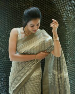 Anjana Rangan Instagram - For #viduthalai thanks giving meet 
Shot by @jeevakaranphotography 
Hair by @luke_the_hairstylist