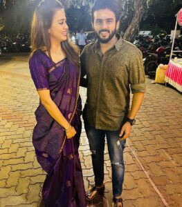 Anjana Rangan Instagram - 1st pic : Hey kedi !! (@rjvijayofficial mind voice)
2nd pic : Dei Dagalti !! 
( my mind voice) 
Tom and Jerry always, aana natpu da! 🔥❤️