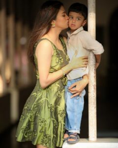 Anjana Rangan Instagram - Clicked at Best friend’s wedding with my Best Man For life ! 😍❤️😘 ( that moonji is bcoz, i made him pose when all he wanted was to play 🙈)
Shot by @camerasenthil ❤️