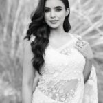 Ankitta Sharma Instagram - और पास.. 🤍 📸 @deepikasdeepclicks MUA @makeupbypalmo Hair by @preethairstylist_