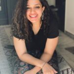 Ann Augustine Instagram - 💫 #blackandgold #shimmer #silver #silverjewellery #curls #curlyhair #jewelleryaddict #coffeeaddict #artlover
