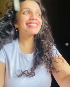 Ann Augustine Instagram - A pause in the rain… a crack in the clouds… peekaboo says the sun. 
Feeling Glowrious! 

#white#home#lockdowndiaries#jewelleryaddict#coffeelover#curls#curlyhair#silver#selflove#artlover