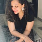 Ann Augustine Instagram - 💫 #blackandgold #shimmer #silver #silverjewellery #curls #curlyhair #jewelleryaddict #coffeeaddict #artlover