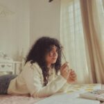 Anna Ben Instagram - “Marshmallow daydream“ Swipe to see my attention span Shot by my 🦢 @_sevenstitches_ Happy helpers @varunasi @jeremiahderozario Production: @whiteshadowsfilms